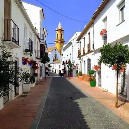 Marbella. Plages Et Golfs. Licencia 2020-e-rc-790 *